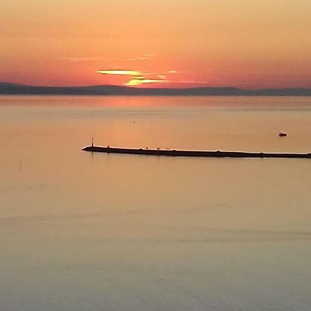 Cosy Sunset Apartment أوميس المظهر الخارجي الصورة