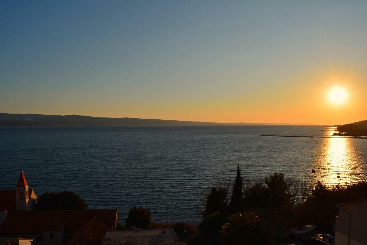 Cosy Sunset Apartment أوميس المظهر الخارجي الصورة