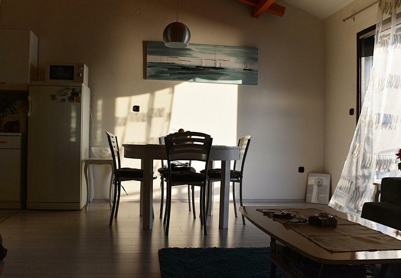 Cosy Sunset Apartment أوميس المظهر الخارجي الصورة