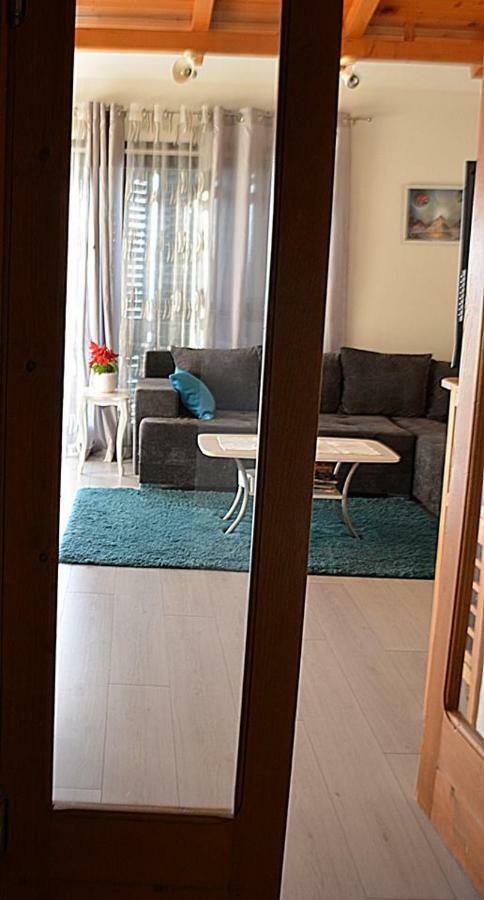 Cosy Sunset Apartment أوميس المظهر الخارجي الصورة